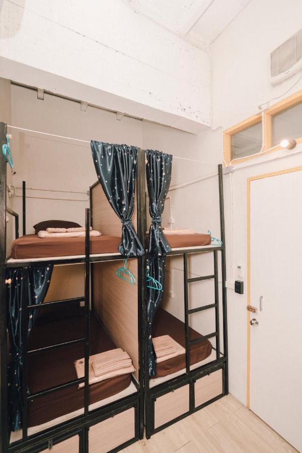 Liberta Hostel Bangkok Exterior photo