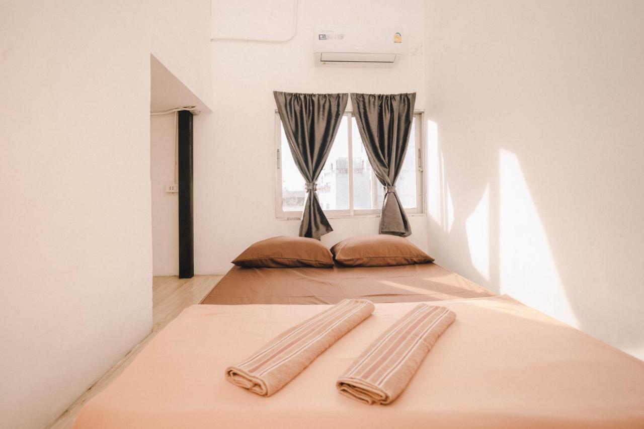 Liberta Hostel Bangkok Exterior photo