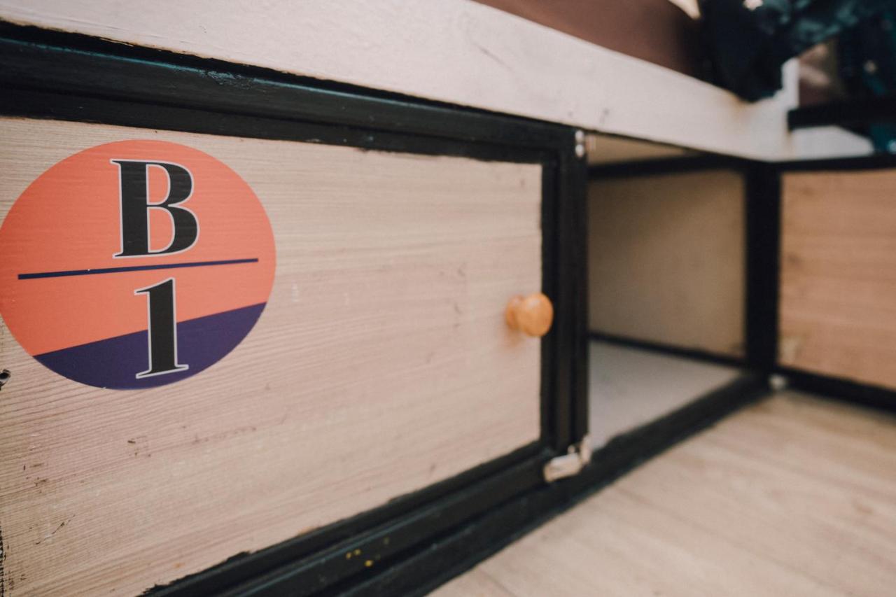 Liberta Hostel Bangkok Exterior photo
